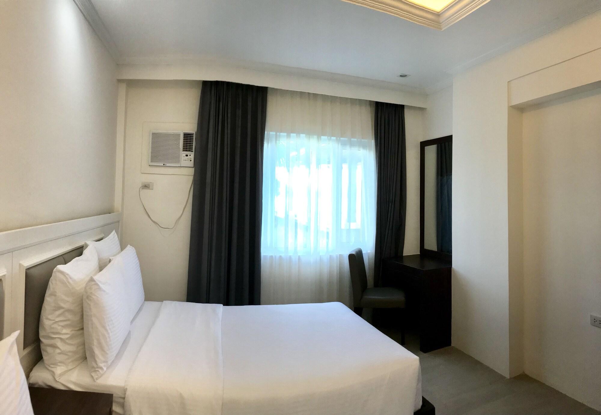 Sotogrande Iloilo Hotel Exteriör bild