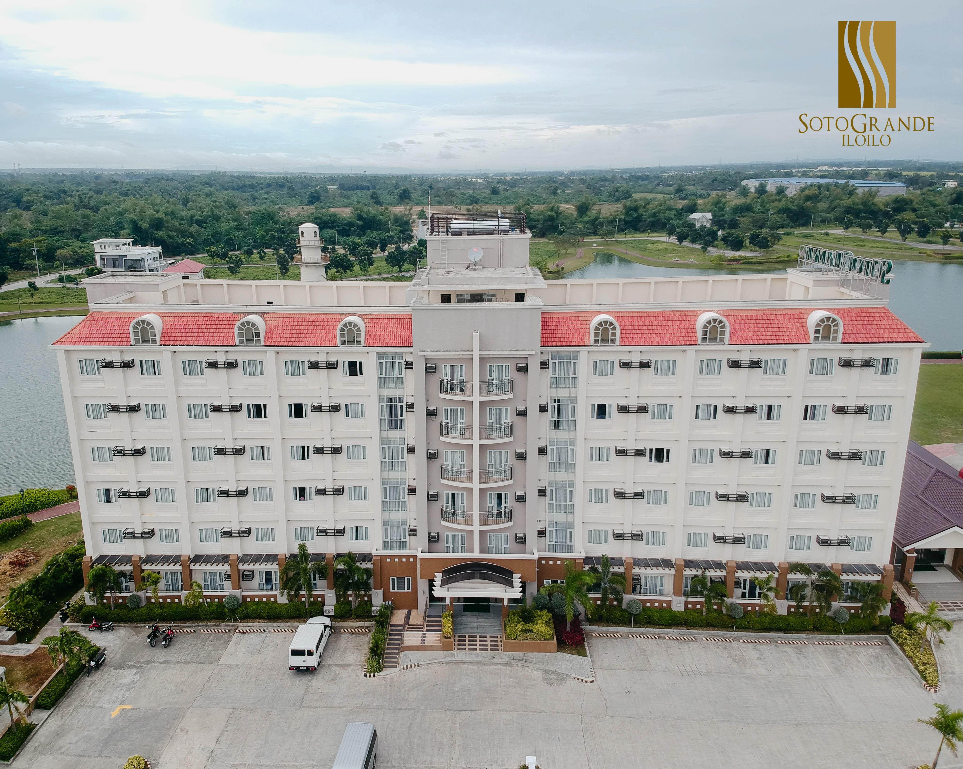 Sotogrande Iloilo Hotel Exteriör bild