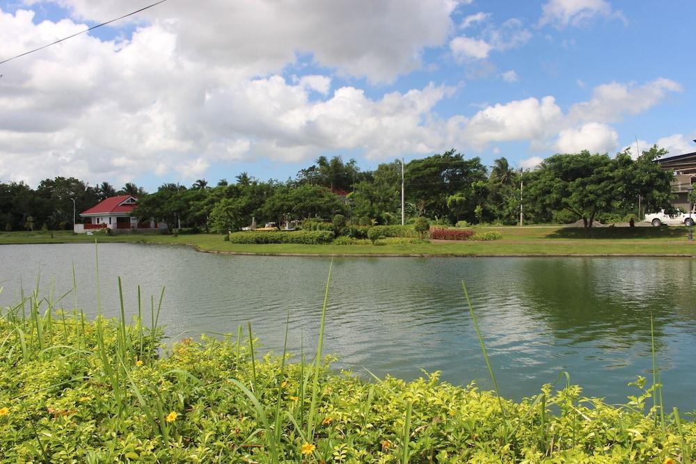 Sotogrande Iloilo Hotel Exteriör bild