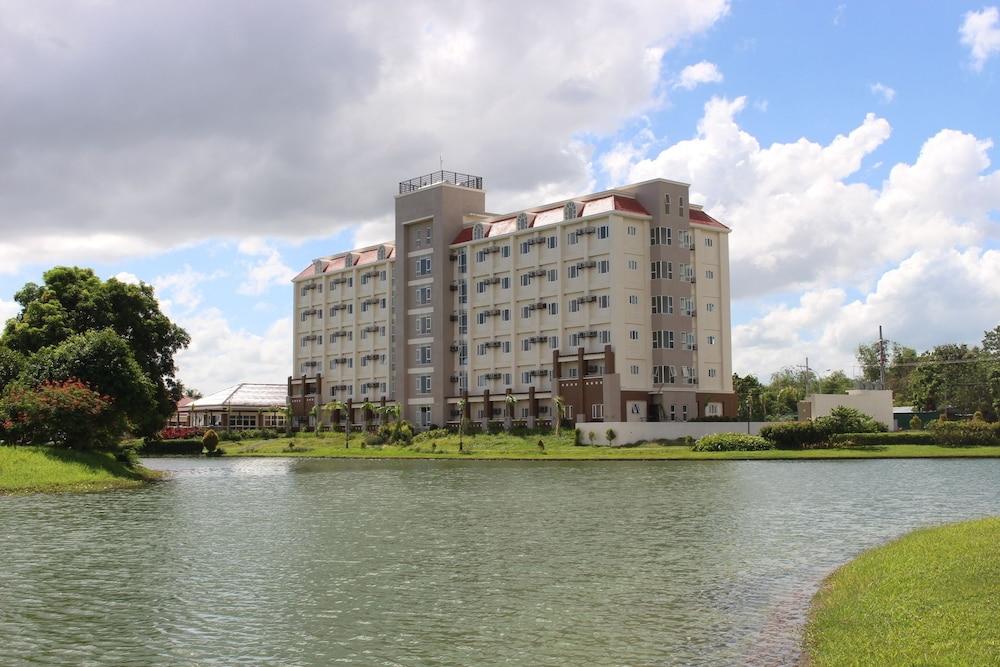 Sotogrande Iloilo Hotel Exteriör bild
